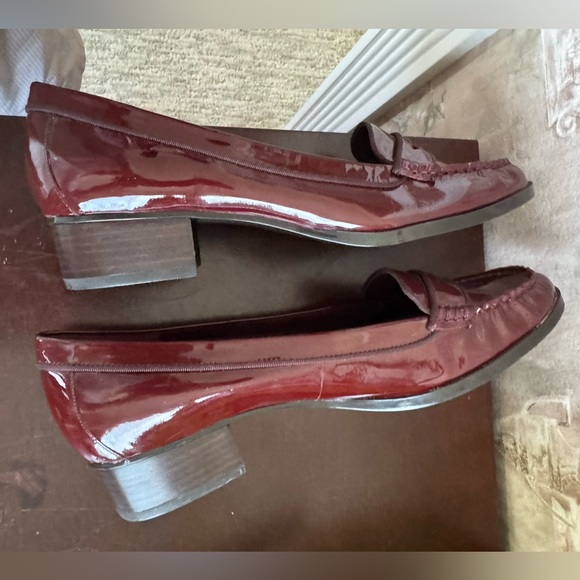 RALPH LAUREN PATENT LEATHER PENNY LOAFERS BURGUNDY SIZE 11B - Picture 3 of 8